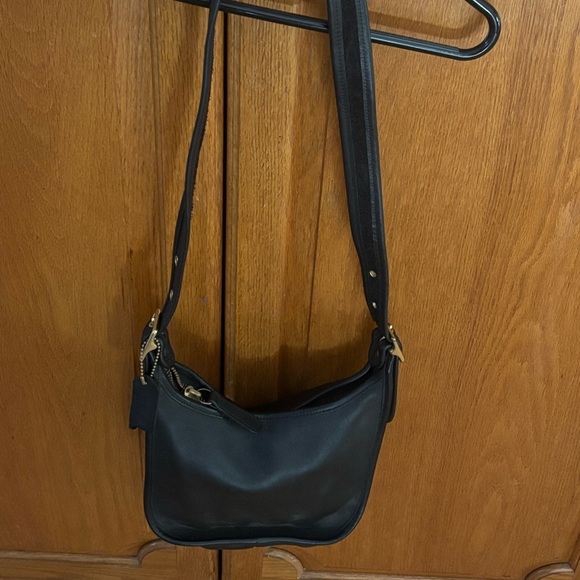 Extremely rare made in USA Coach Black Leather Crossbody Bag - Picture 8 of 12